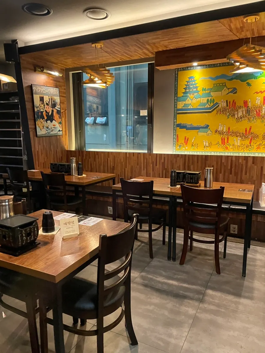 후라토식당 여의도직영점 2~4인석 홀 내부