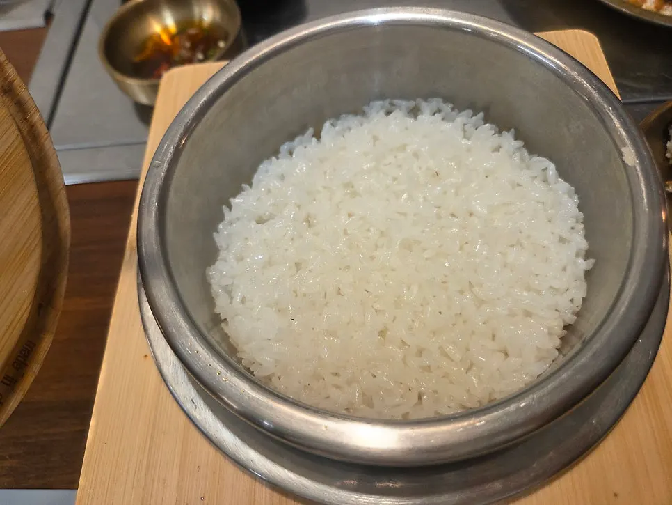 A whole bori-gulbi at Hwadamga