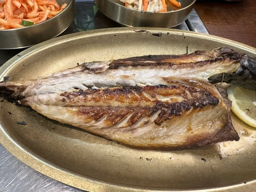 Hwadamga's wood-fired grilled mackerel
