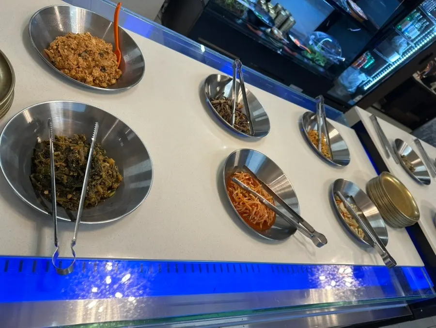 Additional side dish corner in Hwadamga's self-serve zone