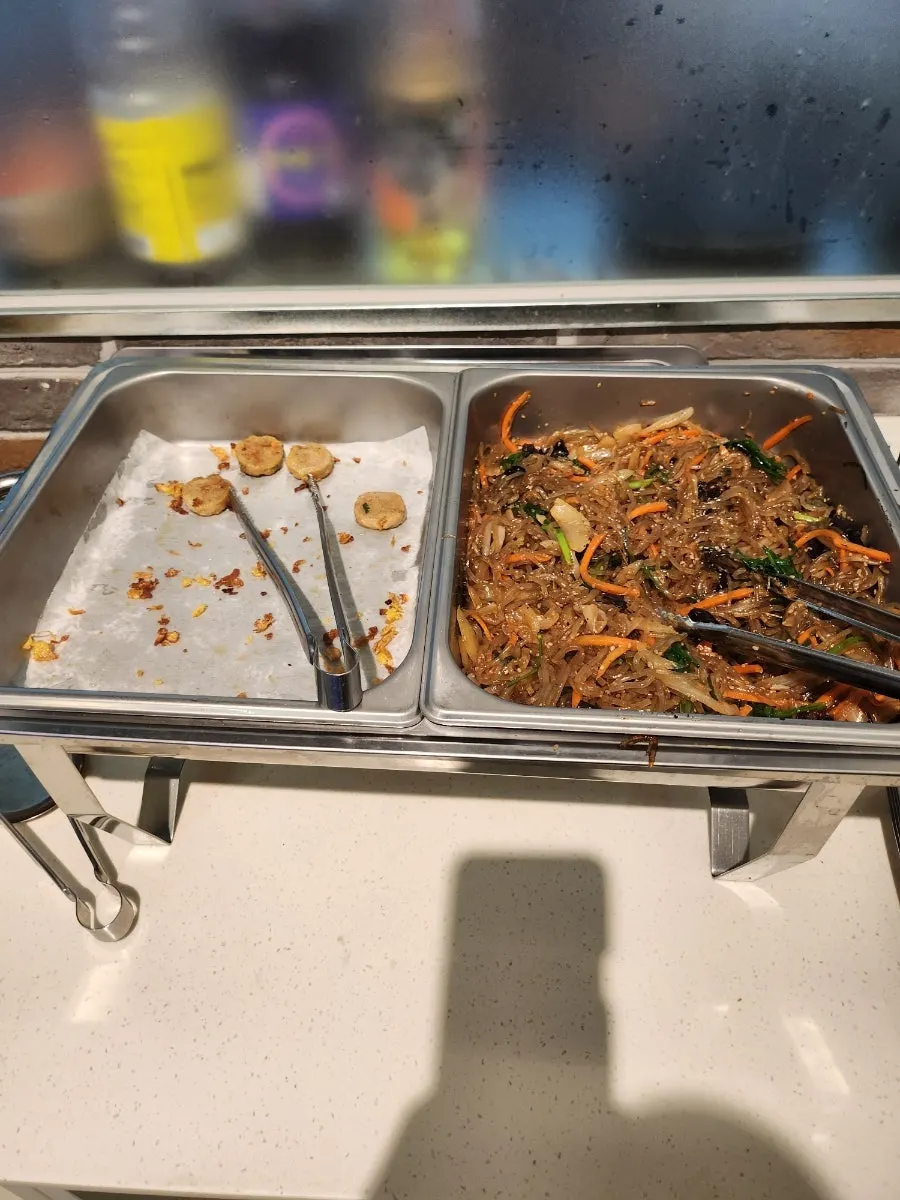 Hwadamga dining hall with generously spaced tables
