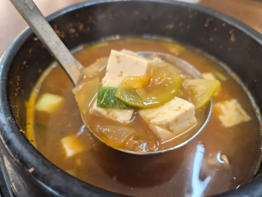 Hearty soybean paste stew included in the set