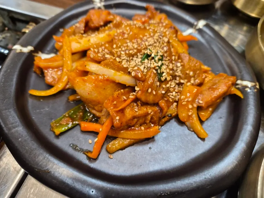 Smoky flame-grilled pork stir-fry set