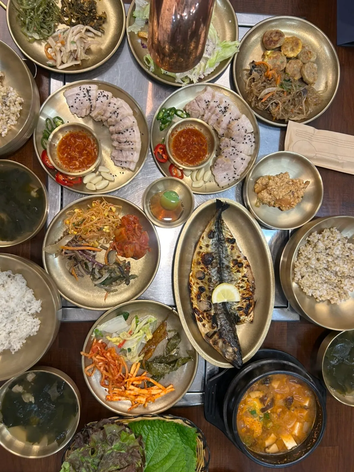 Seaweed soup and wrap greens at Hwadamga's self-serve bar