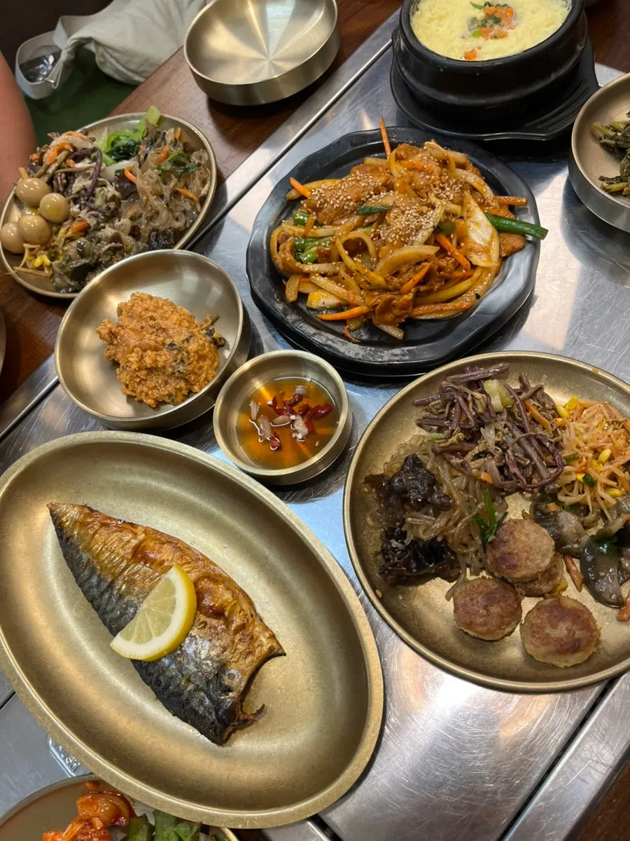 A homestyle spread at Hwadamga