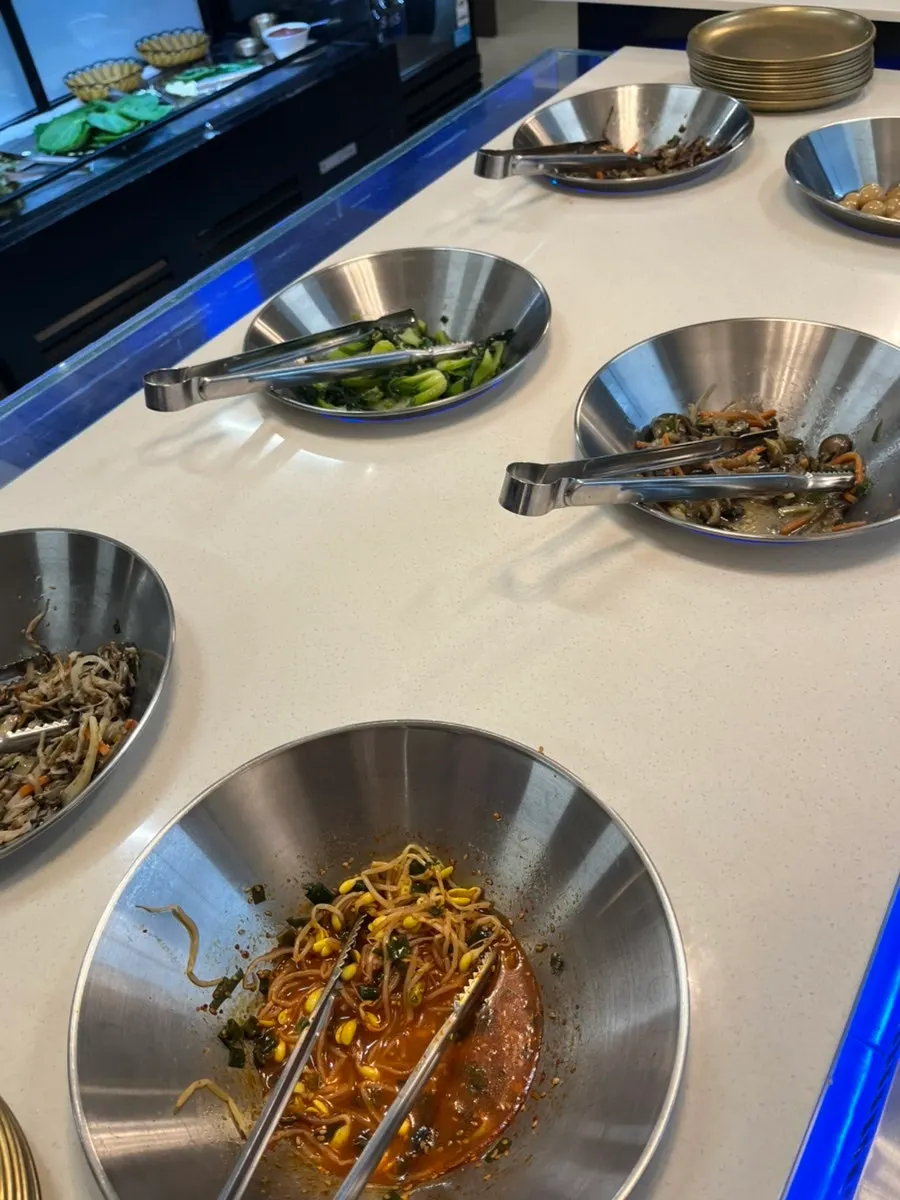 Unlimited refill side dishes on display