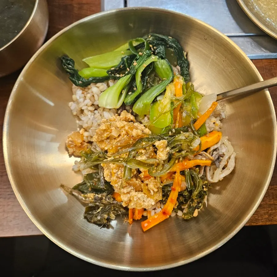 Bibimbap mixed with barley rice and namul