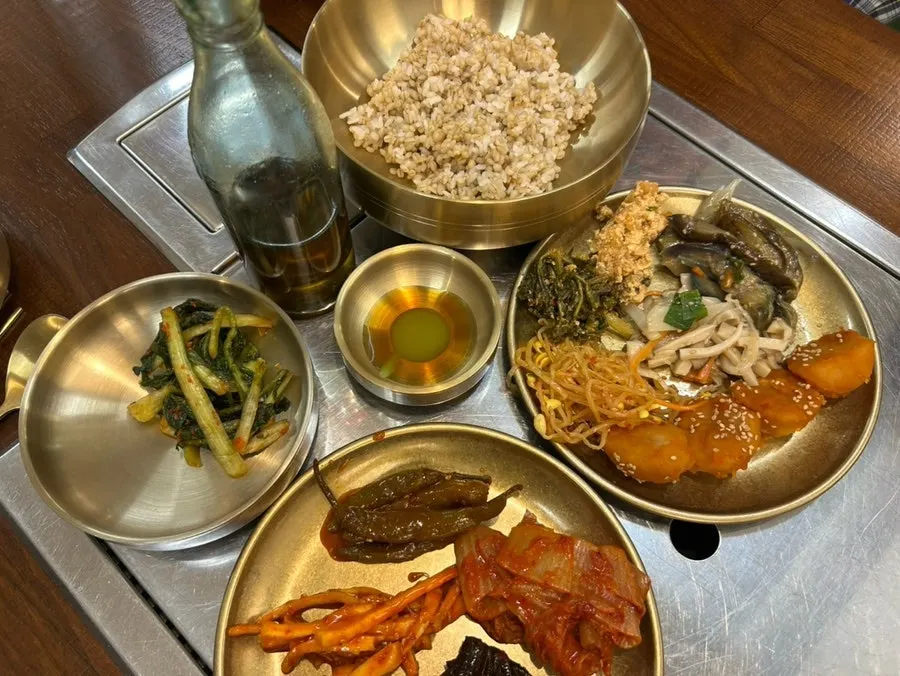 셀프바 반찬까지 채운 화담가 정식 상차림