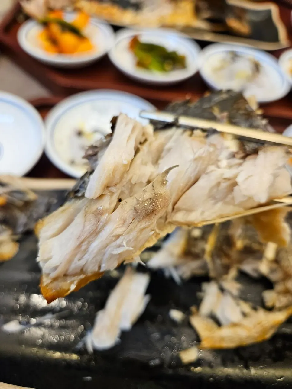 Tender grilled Spanish mackerel flesh