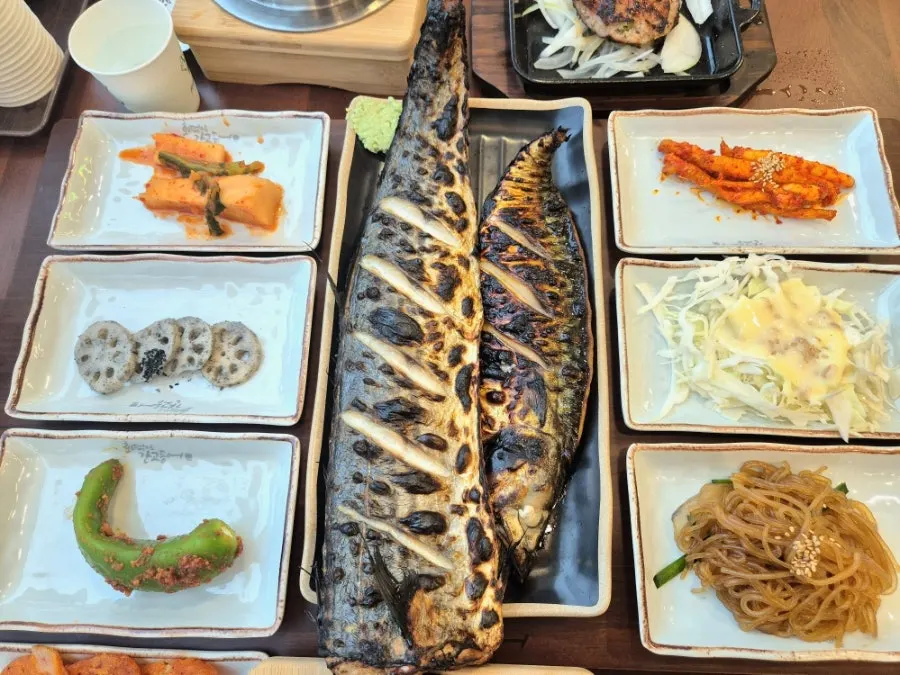Self-bar corner stocked with side dishes