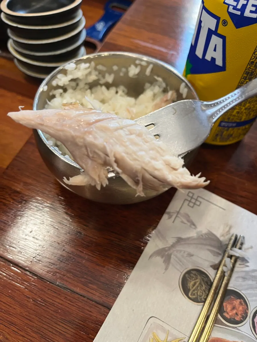 烤得金黃焦香的兩種烤魚