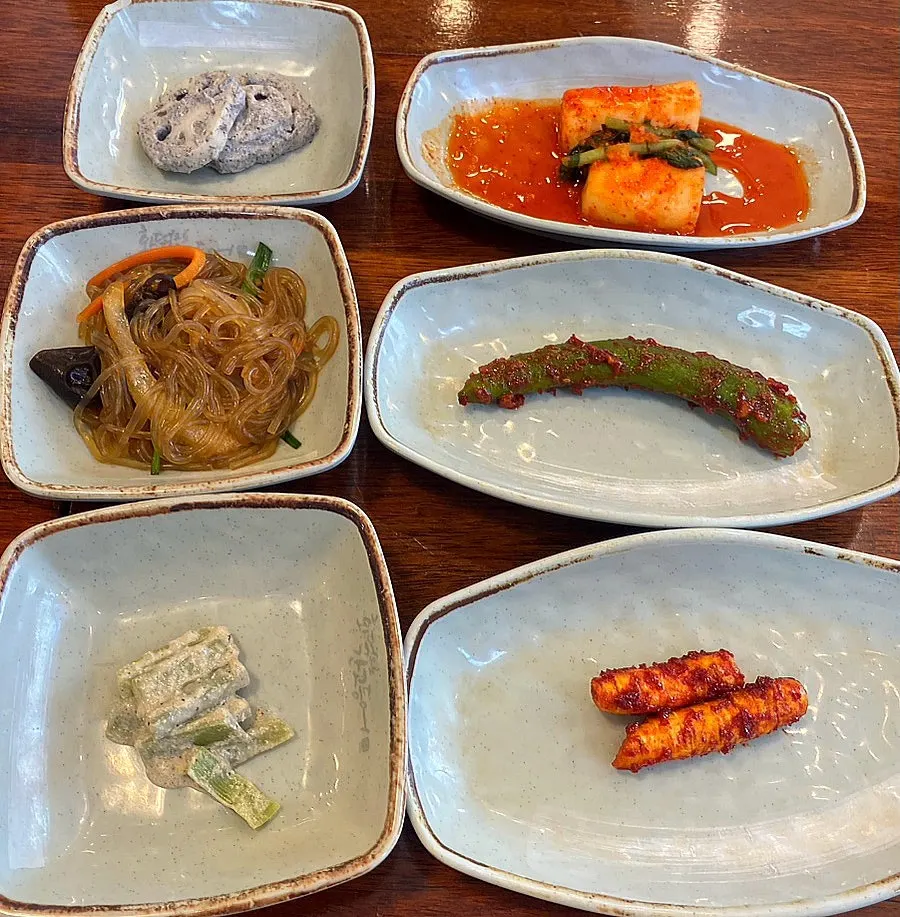 생선구이 정식 기본 상차림 반찬들
