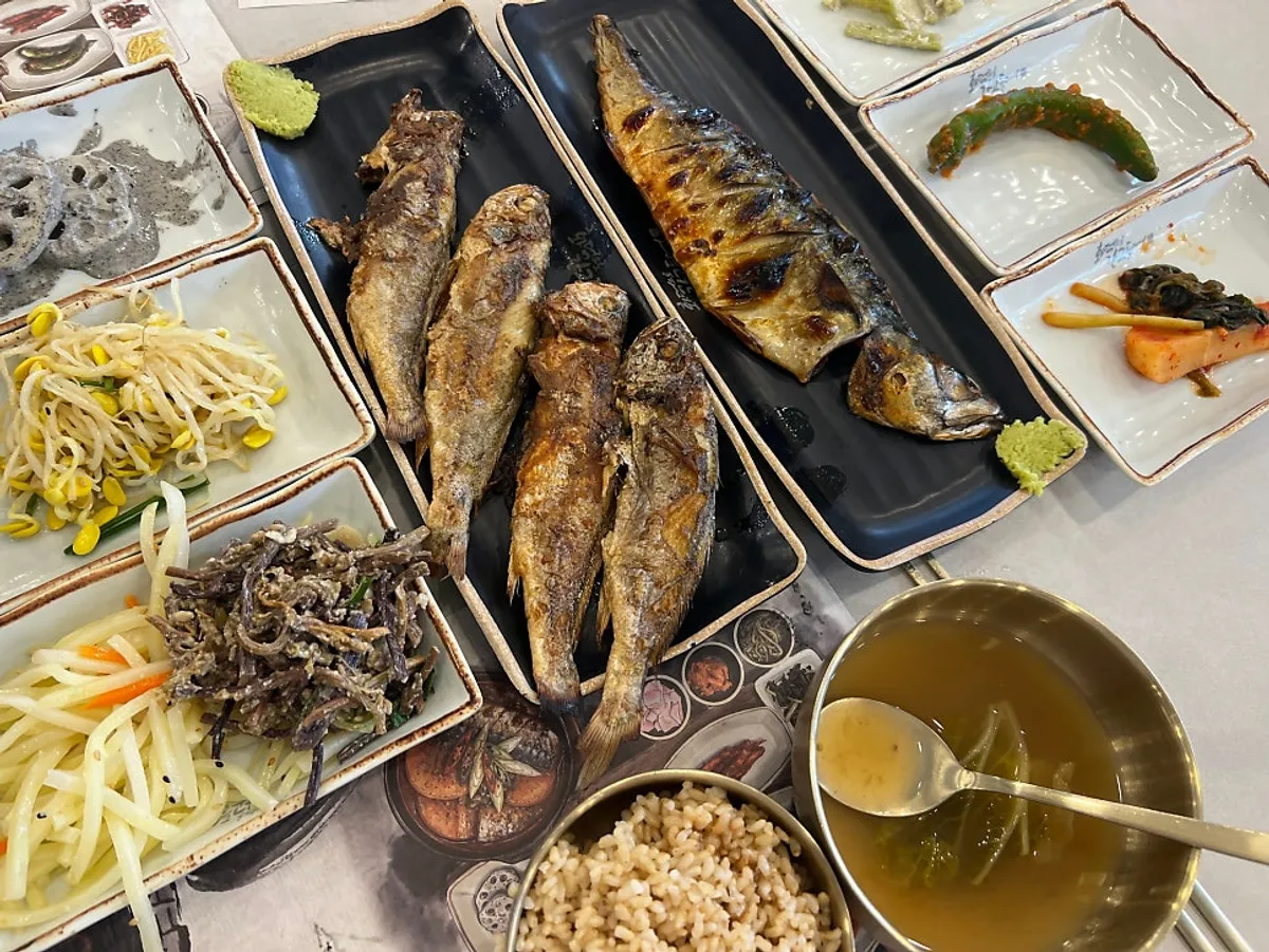 화덕으로간고등어 신탄진점 생선구이 정식 상차림
