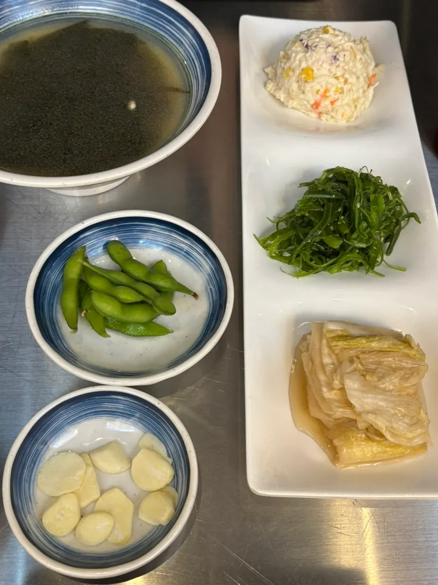 Basic side dish spread at Eochongye 1beonji