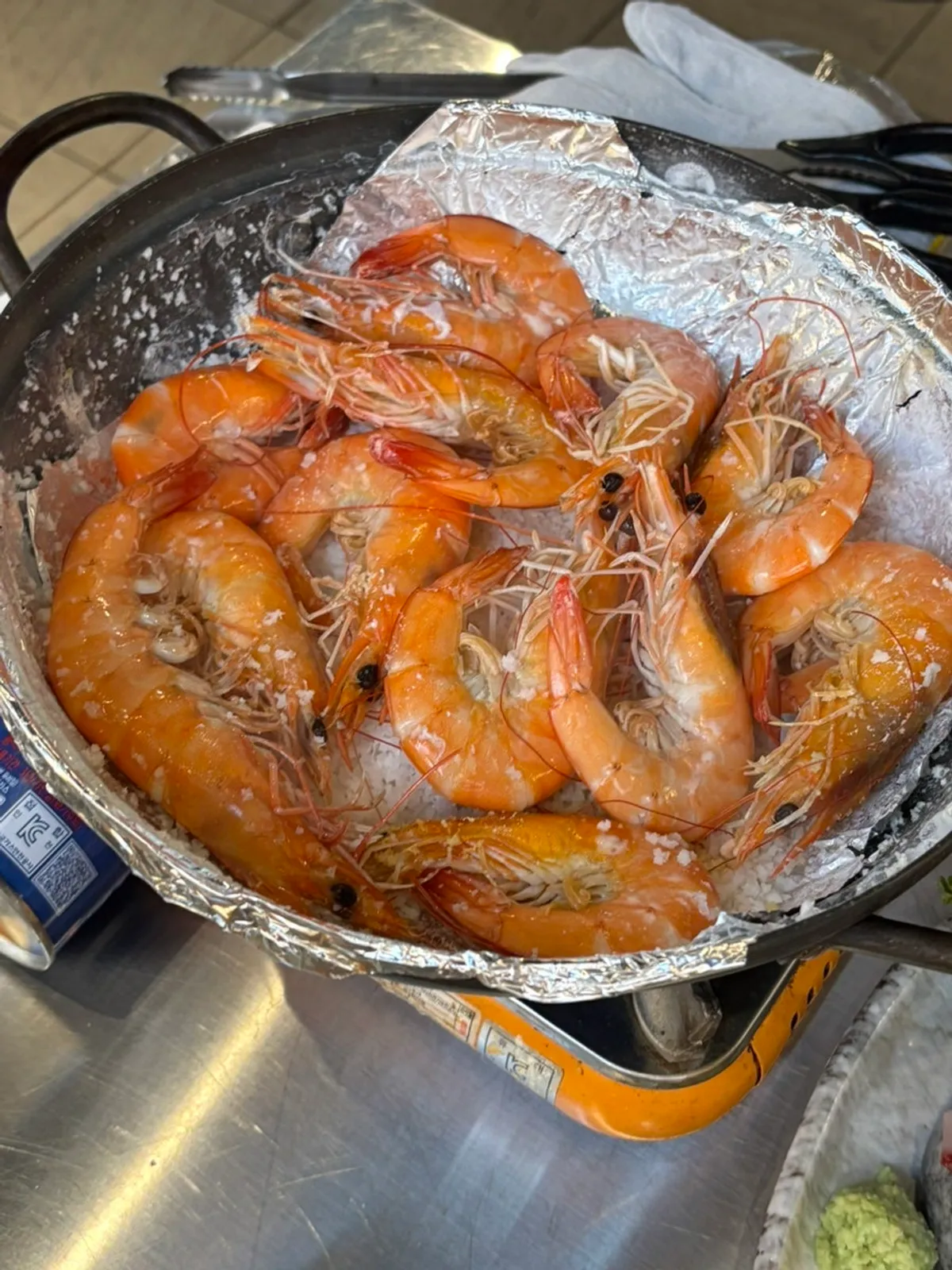 A full 500g plate of finished salt-grilled raw shrimp