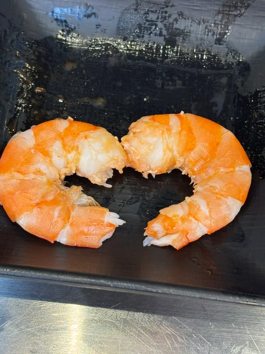 Peeled shrimp meat arranged ready to eat