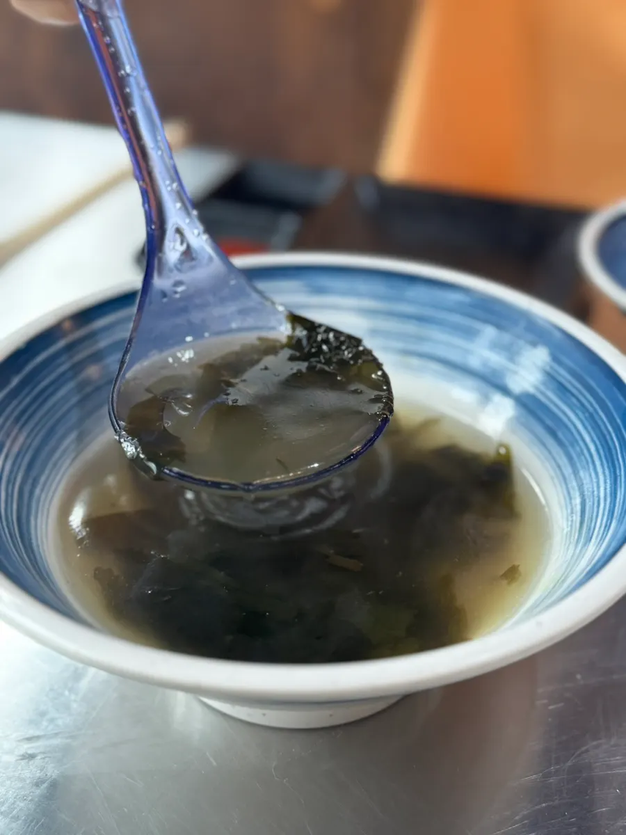 광어연어모둠 기본 반찬 이미지