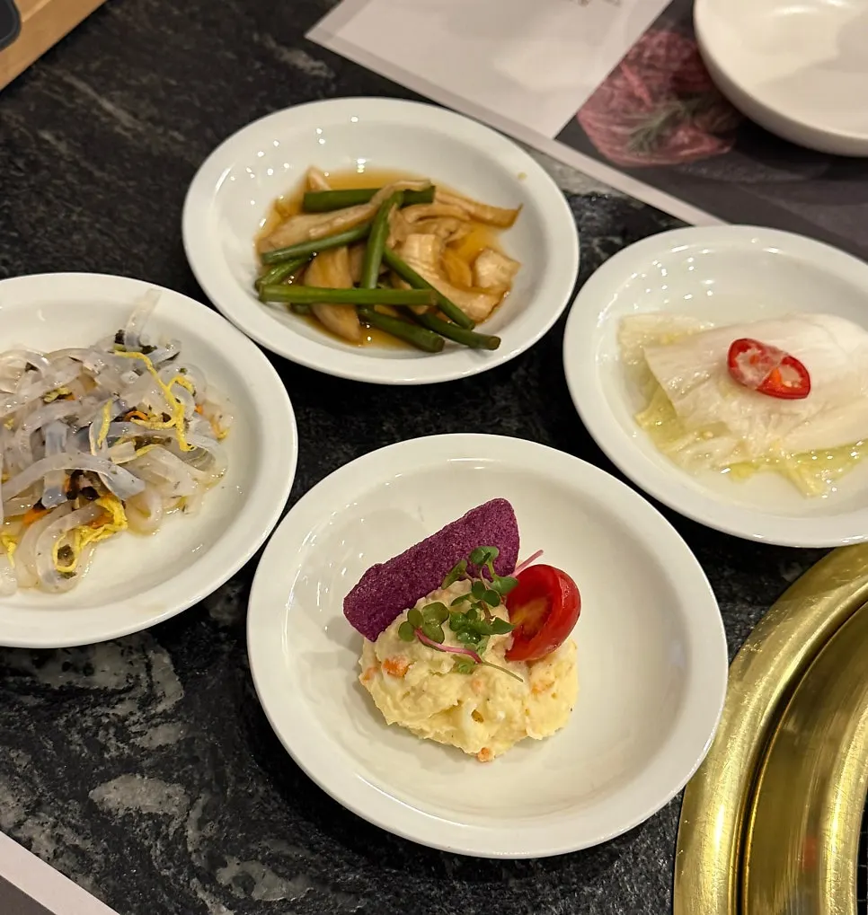 이화정 갈비명가 기본 세팅과 밑반찬