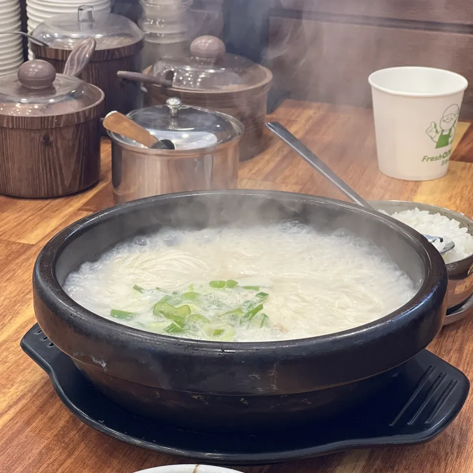 牛內臟湯與內臟配料