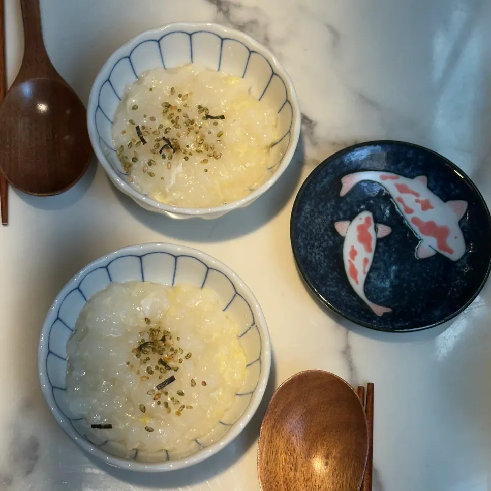 Pre-meal egg porridge and cabbage salad