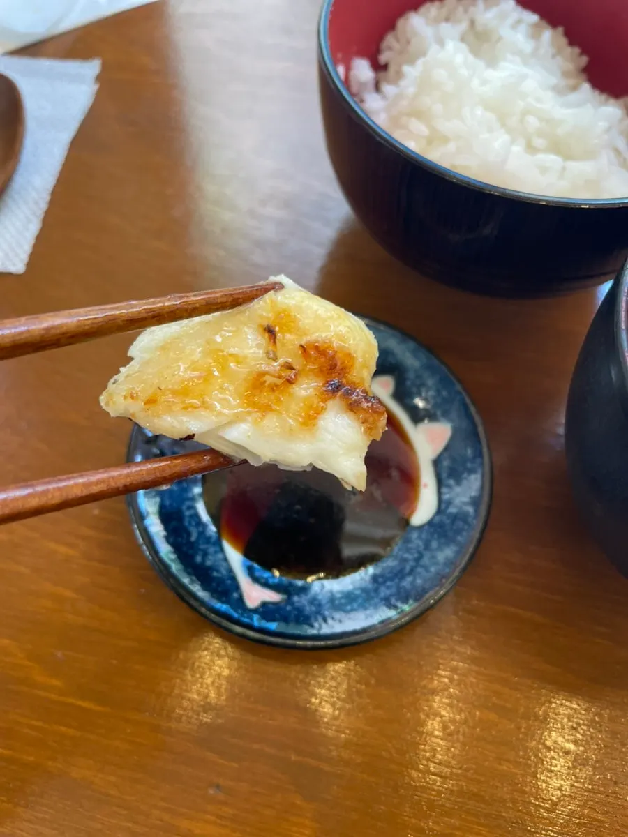 Salt-grilled black cod dipped in soy sauce