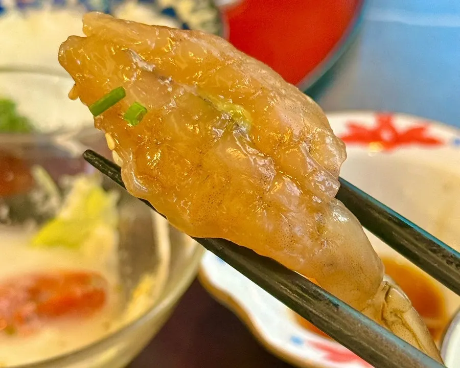 Thickly piled egg sushi