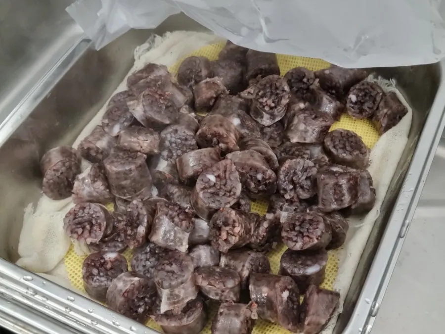 매장에 붙은 순대 무한리필 안내