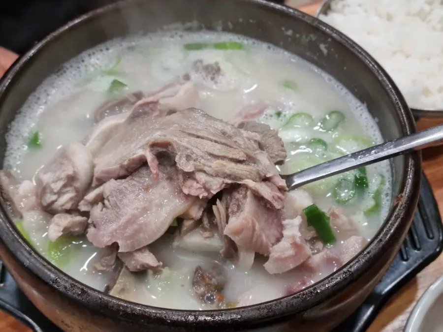 사골 베이스 순대국 국물