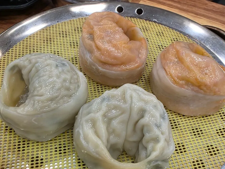 함께 주문한 큼직한 왕만두
