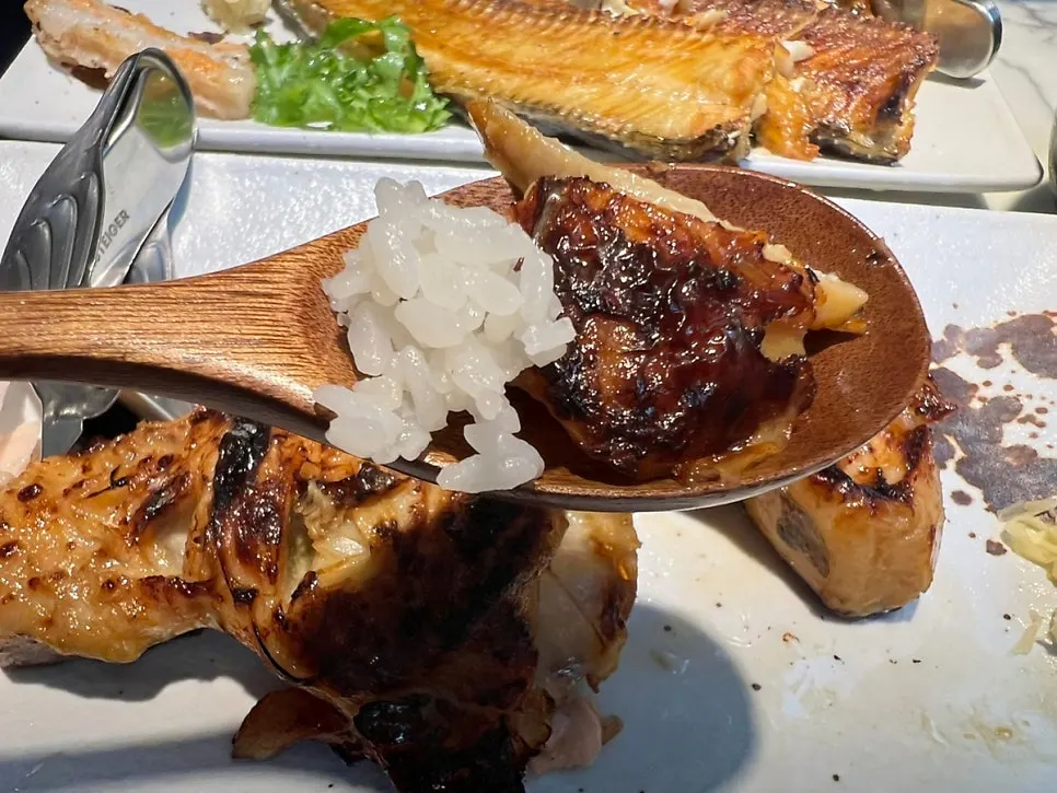 살을 발라낸 임연수 소금구이와 밥