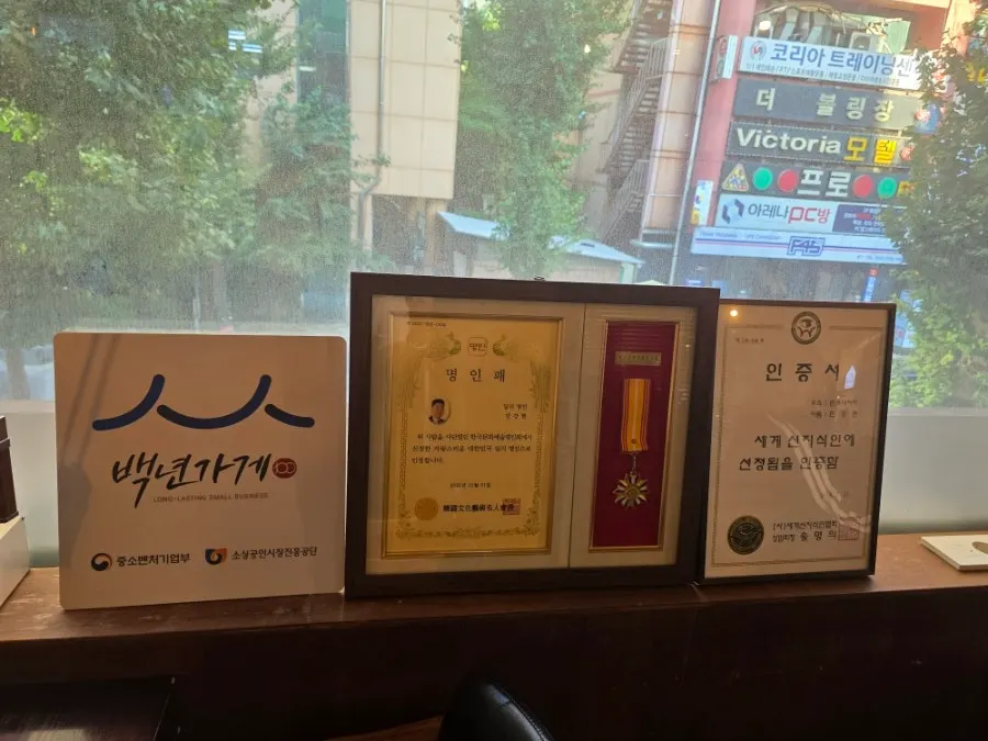 민쿡다시마 내부 좌석 전경