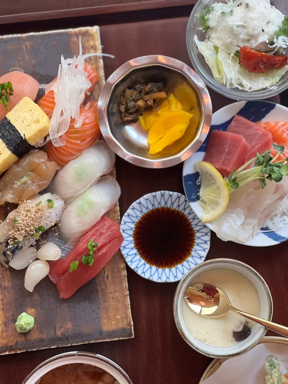 Picking up a piece of kelp-aged sushi