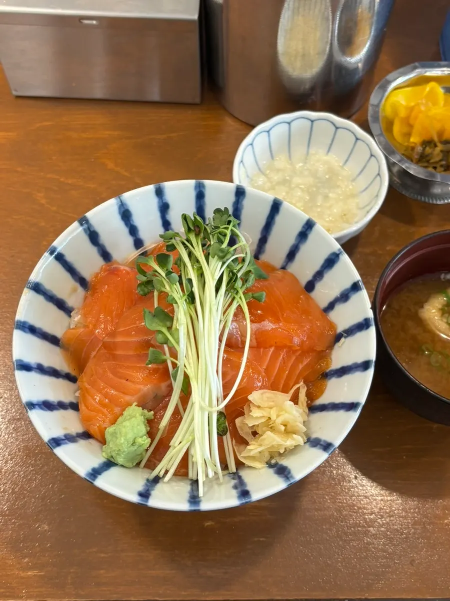 Appetizer porridge and basic side dishes on the table