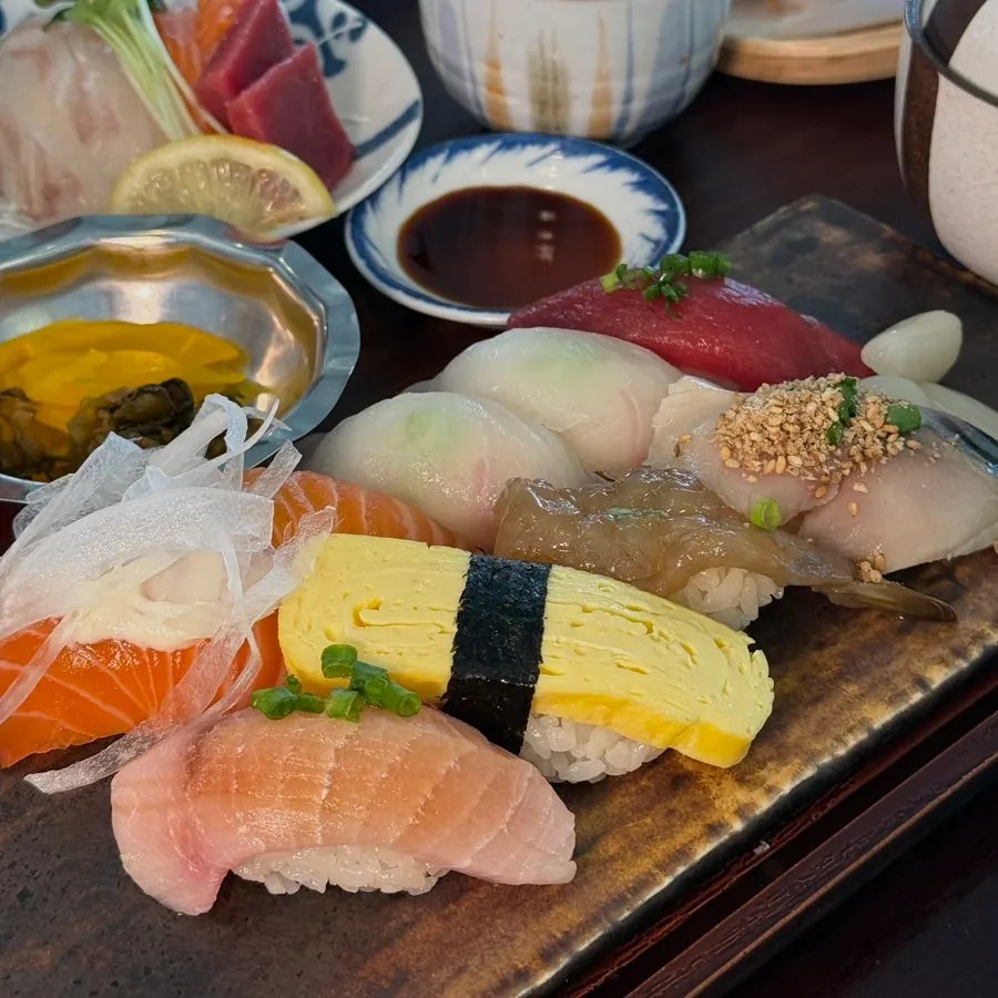 Plate of 9-piece assorted sushi