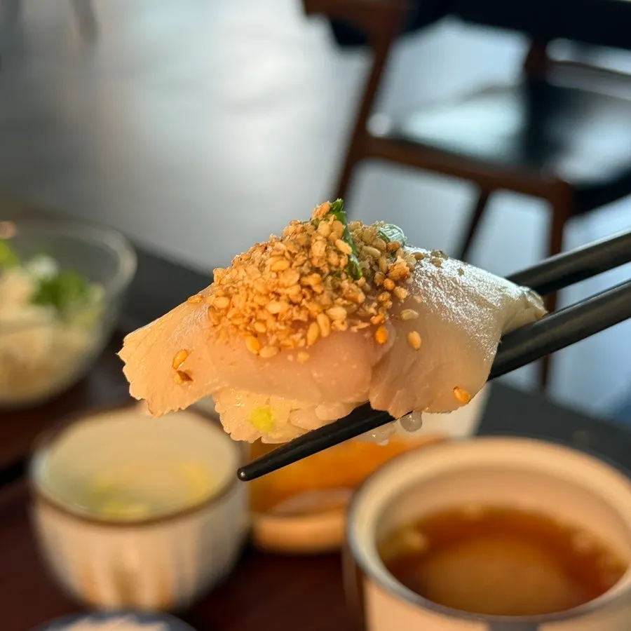 Thick-cut flounder sushi