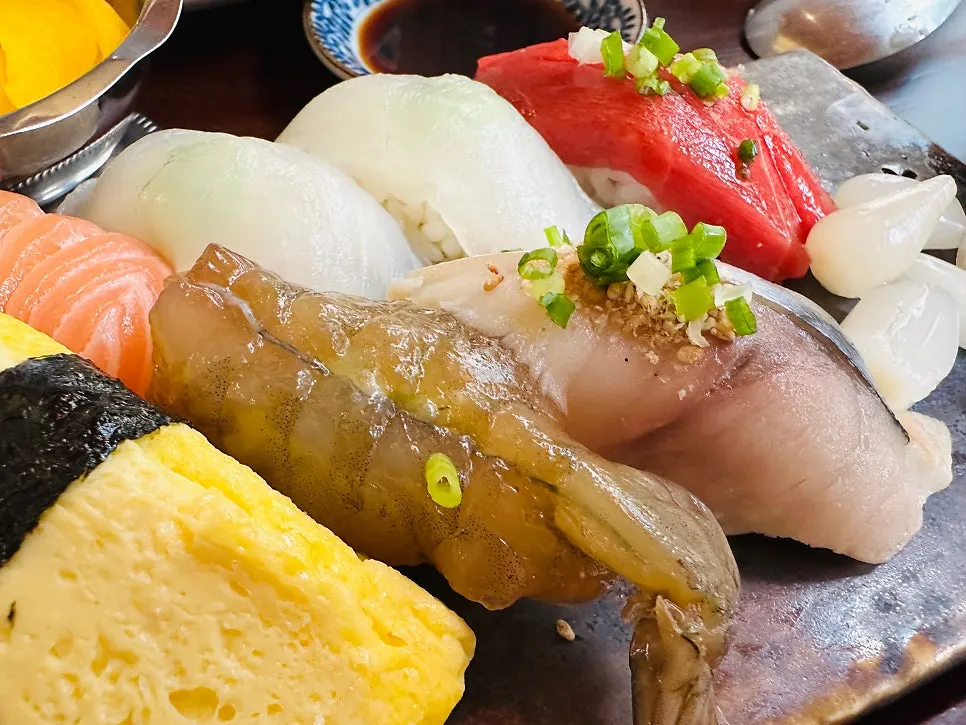 민쿡다시마 초밥 접시 클로즈업