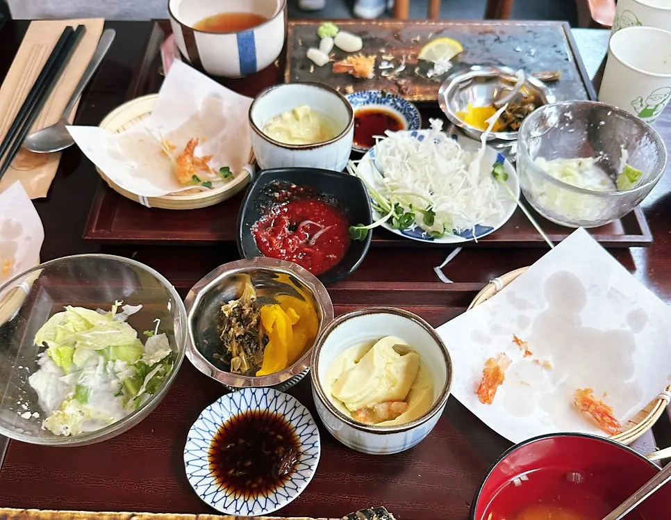 식사를 마친 초밥정식 상차림