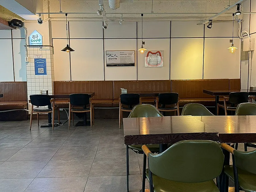 Window seating at Min Cook Dasima with large windows
