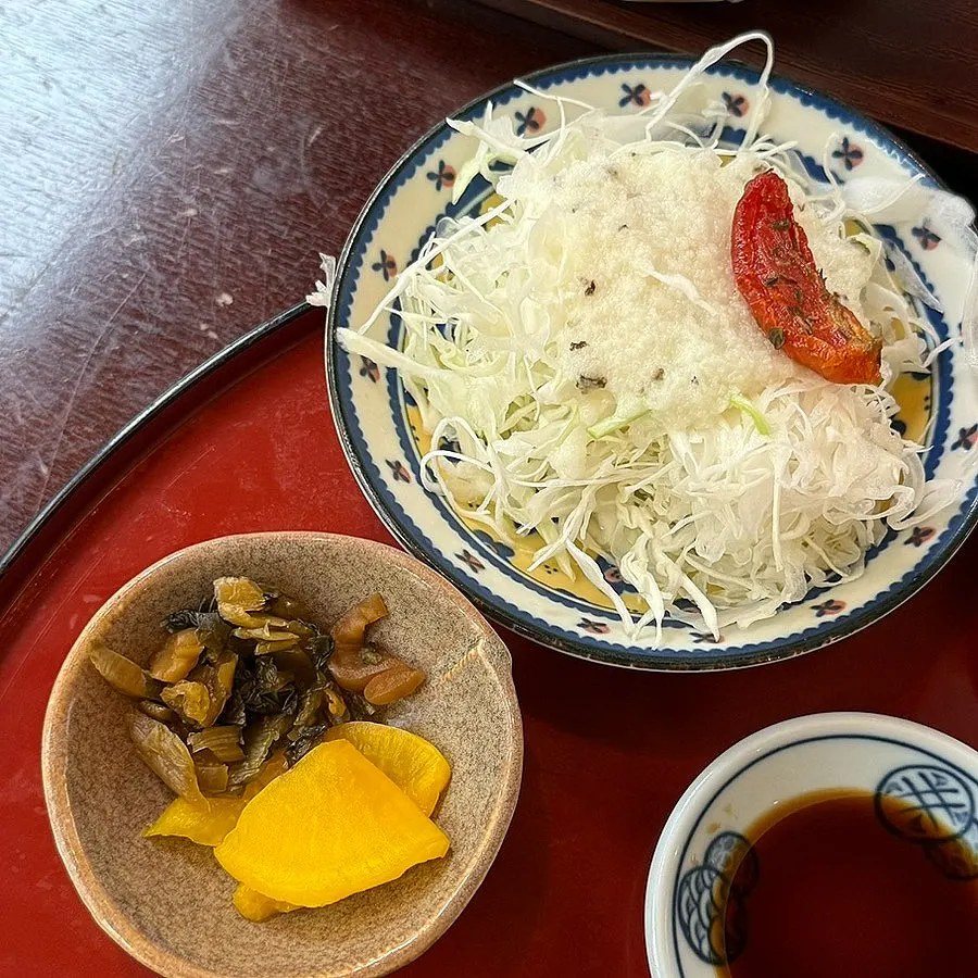 Tempura served alongside the sake-don set