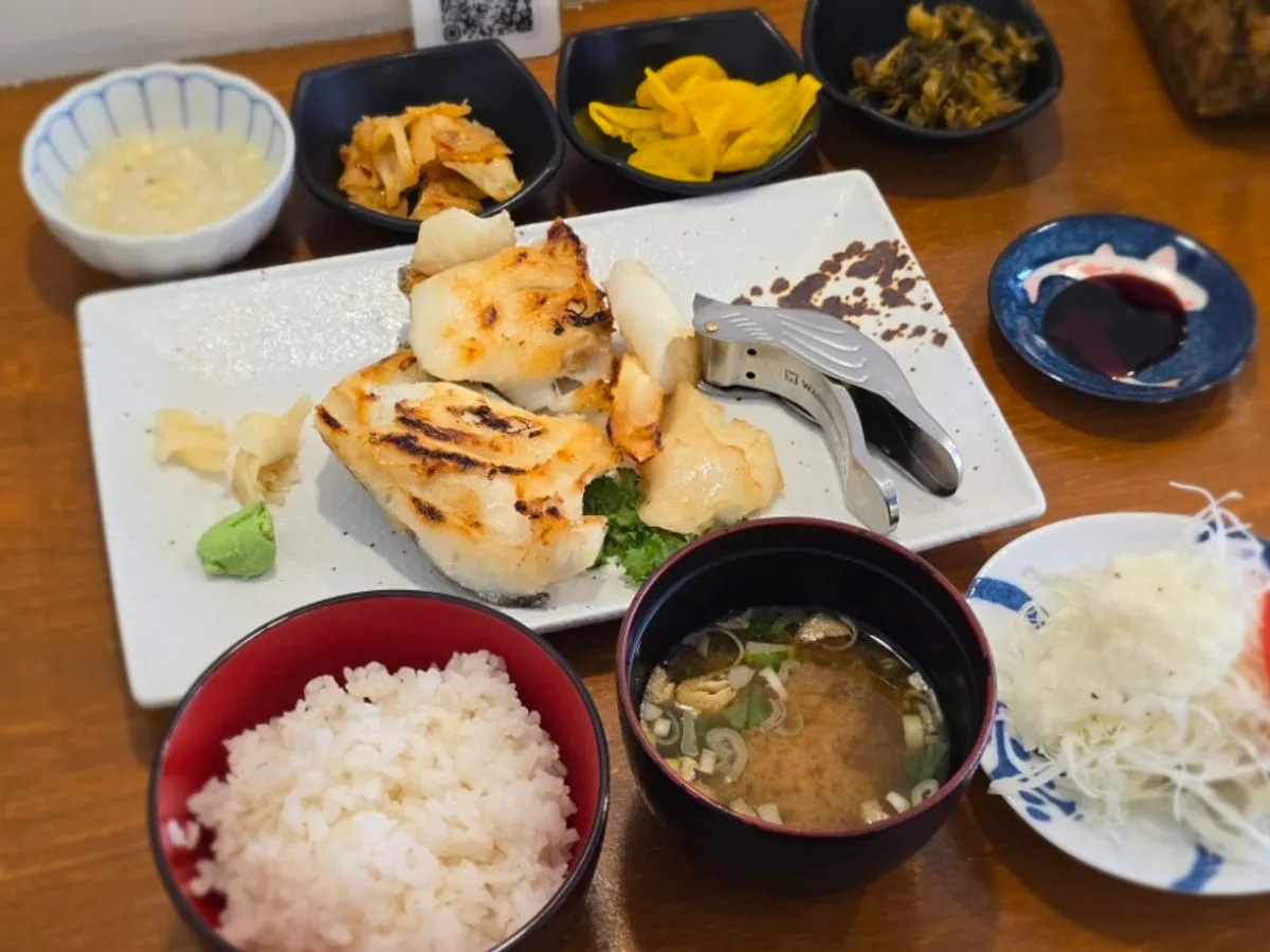 Main photo of the grilled fish spread at Min Cook Misoyaki