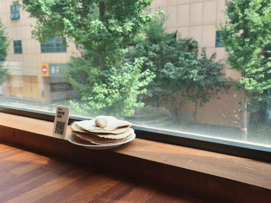 Window counter seat for one at Min Cook Dasima