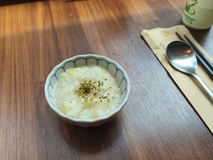 Mini porridge served before the sushi set