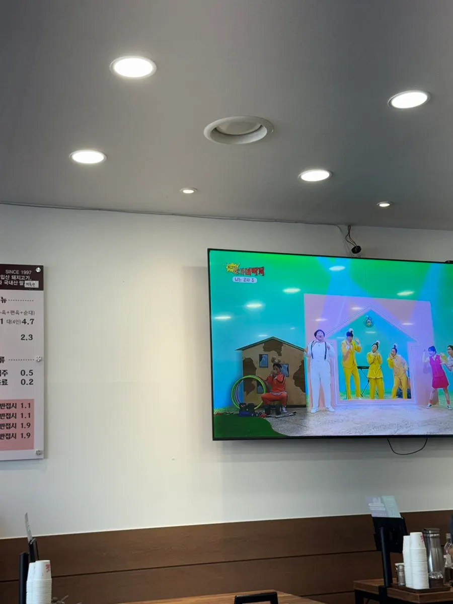 평안도식당 화정점 편안한 식사 공간