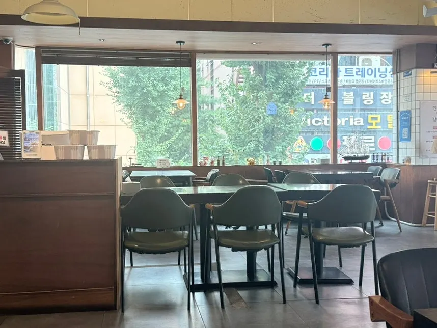 Wide view of Min Cook Dasima's spacious interior