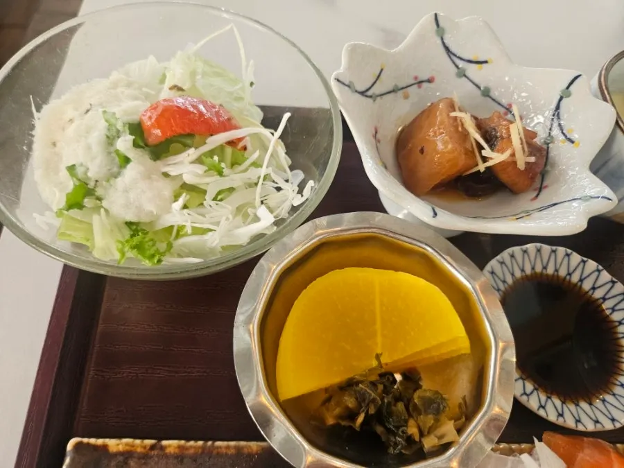 Chawanmushi and tempura on a plate