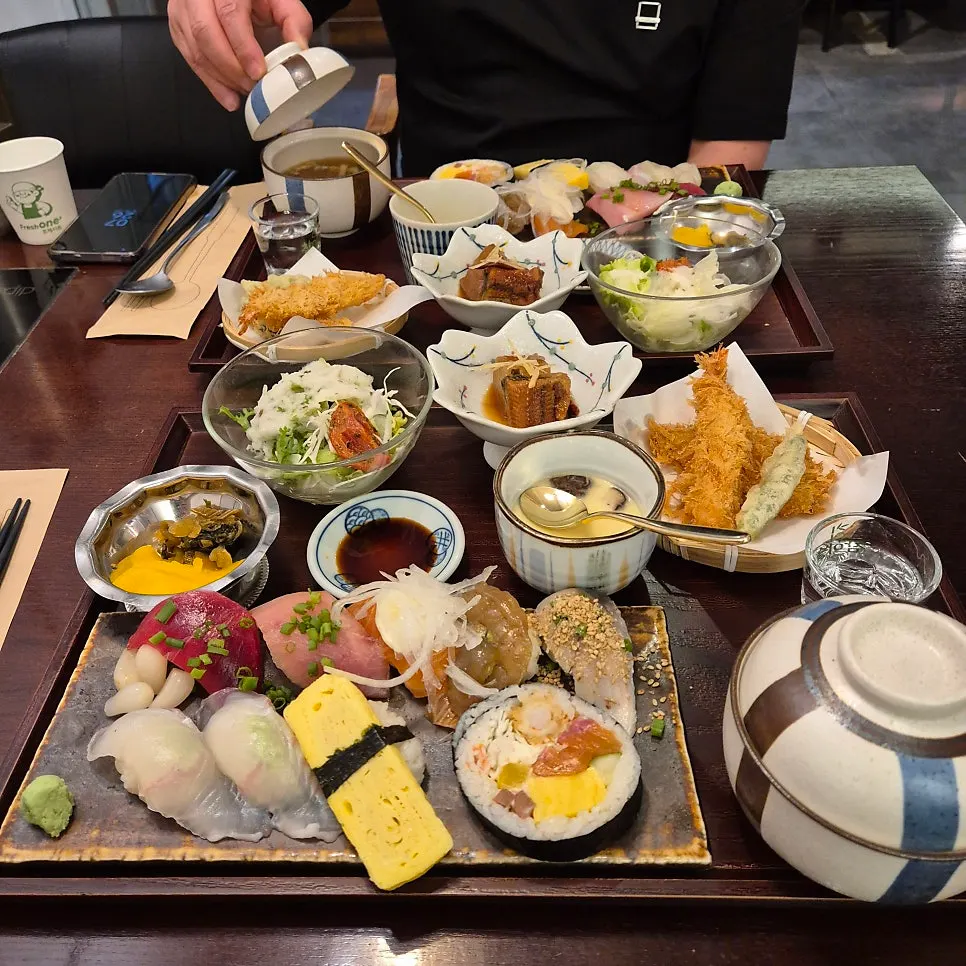 Main image of the special sushi set at Min Cook Dasima near Hwajeong Station