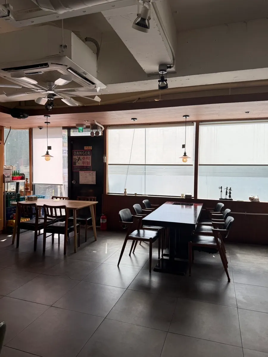 Seating suitable for group visits at Min Cook Dasima