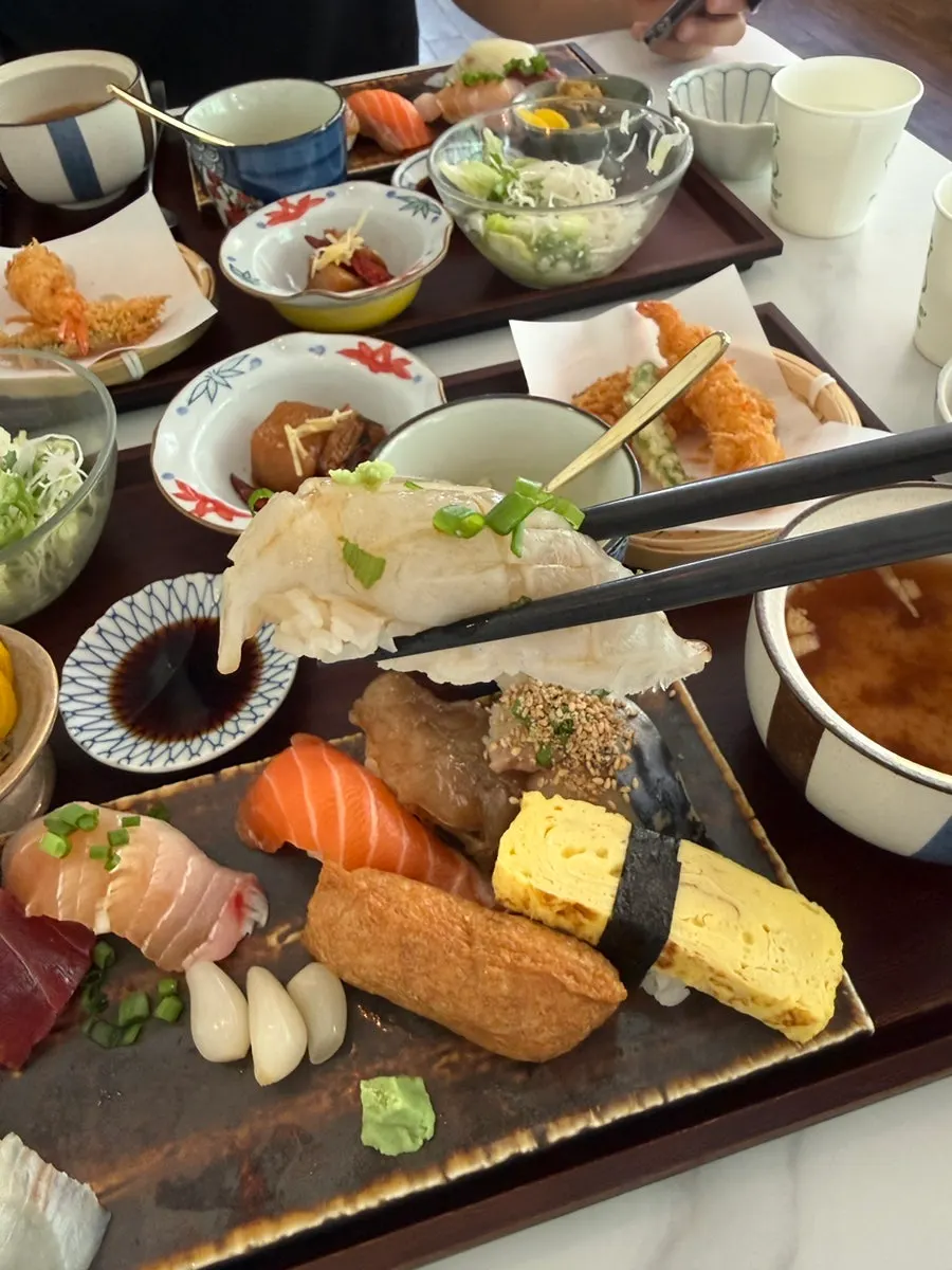 Close-up of sushi from the Min Cook Dasima set meal