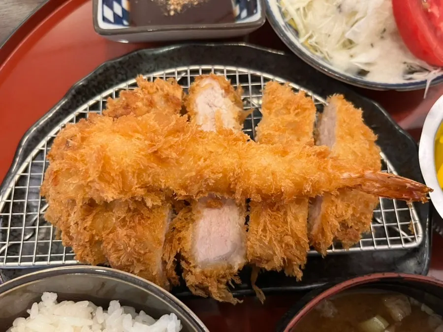Full spread with the Korean pork sirloin cutlet