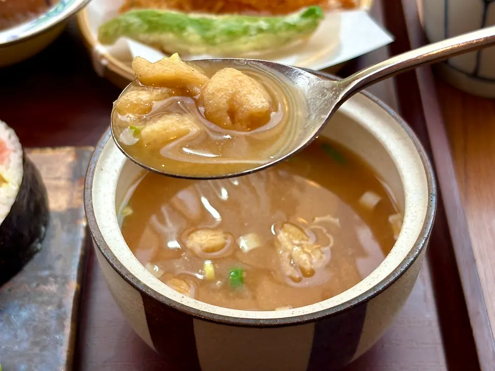 진한 맛의 국물 한 그릇